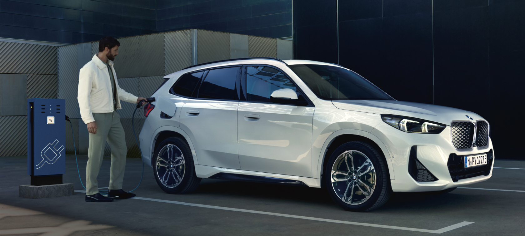 BMW iX1